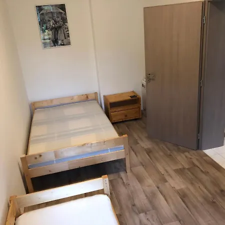 アパートホテル Apartman Lesni